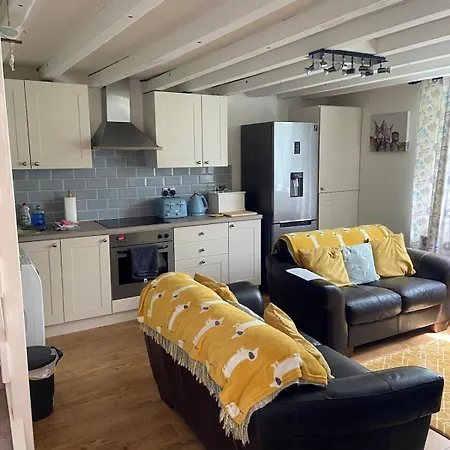 Semesterbostad Amber Free Parking